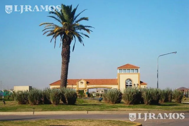 Lote a la laguna en venta en San Francisco. foto 3