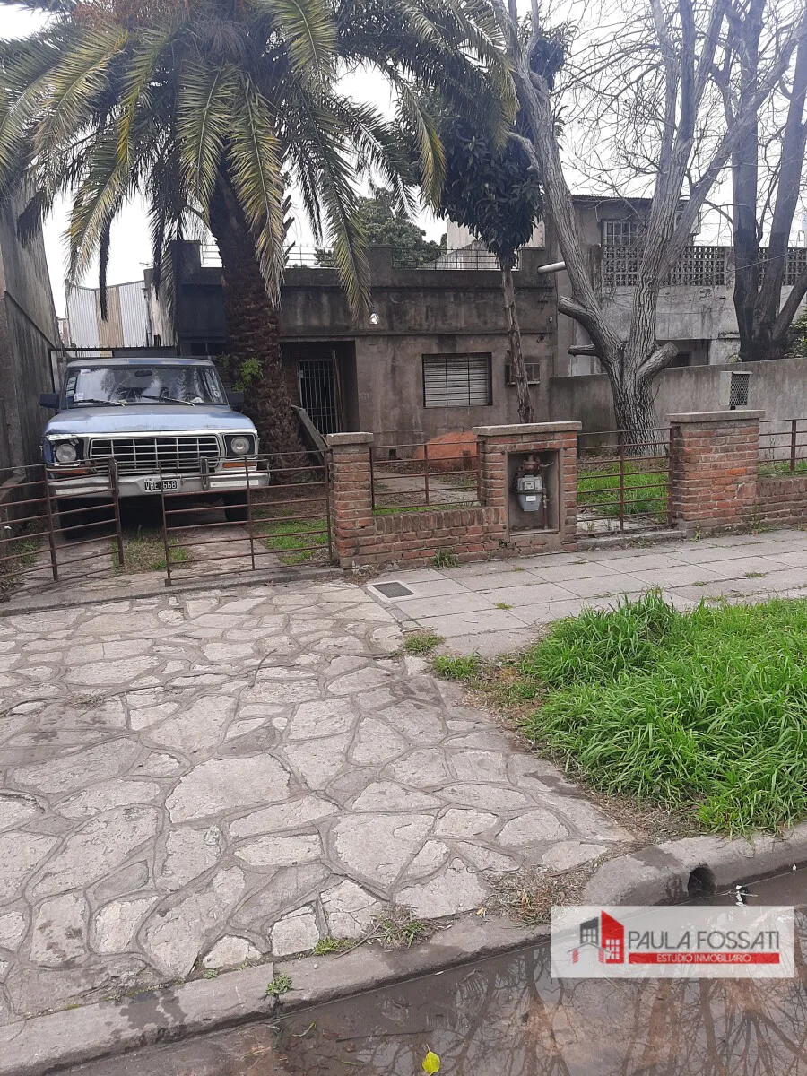 CASA EN VENTA EN PALOMAR SOBRE LOTE DE 10X44 foto 2