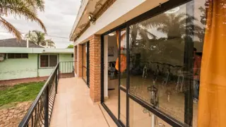 CHALET EN VENTA CON PILETA. EXCELENTE VISTA PANORAMICA foto 2