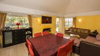 CHALET EN VENTA CON PILETA. EXCELENTE VISTA PANORAMICA foto 4