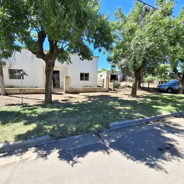 VENTA CASA 3 DORM C/ GALPON Y TERRENO DE 1200 MTS2