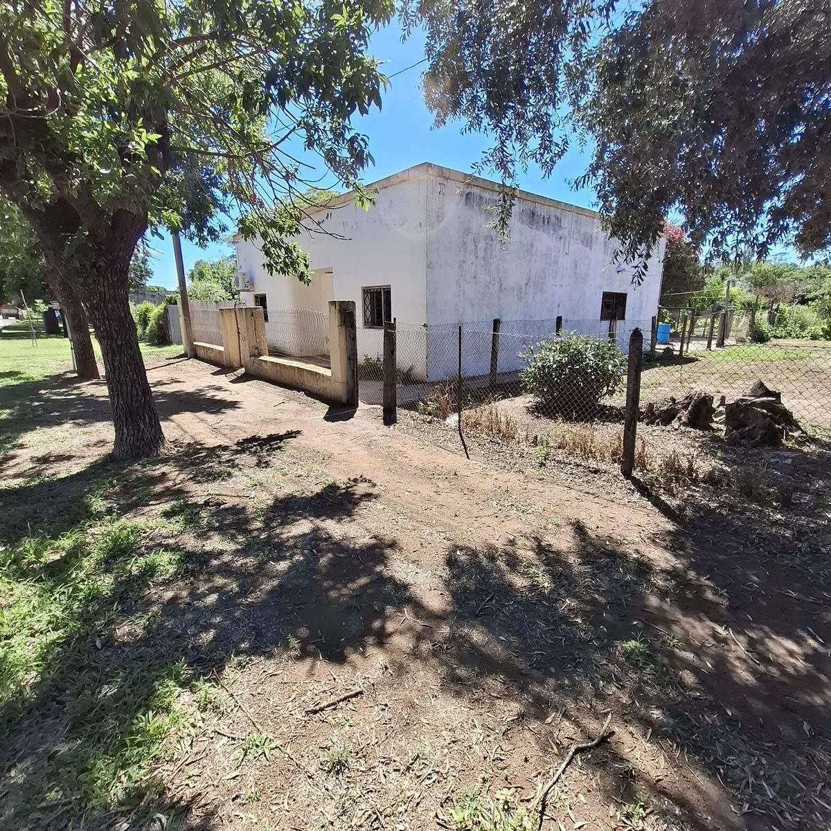 VENTA CASA 3 DORM C/ GALPON Y TERRENO DE 1200 MTS2 foto 4