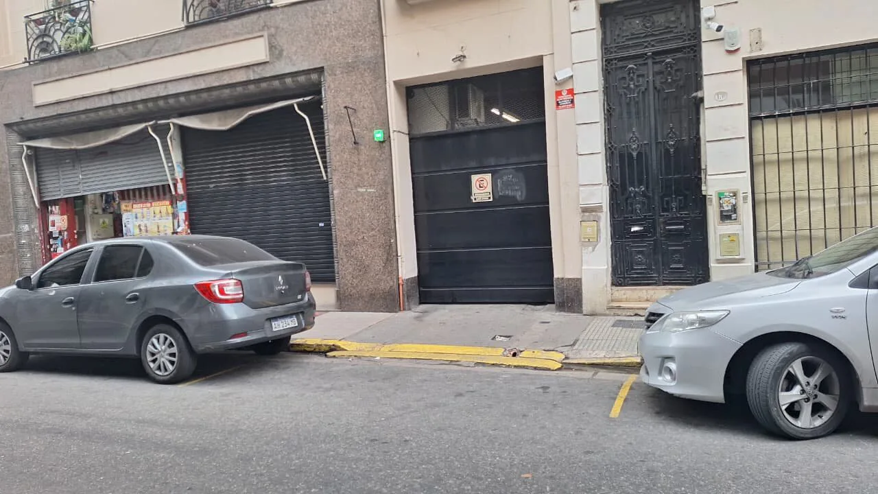 Venta de Cochera Fija y Cubierta - Excelente Ubicación foto 3