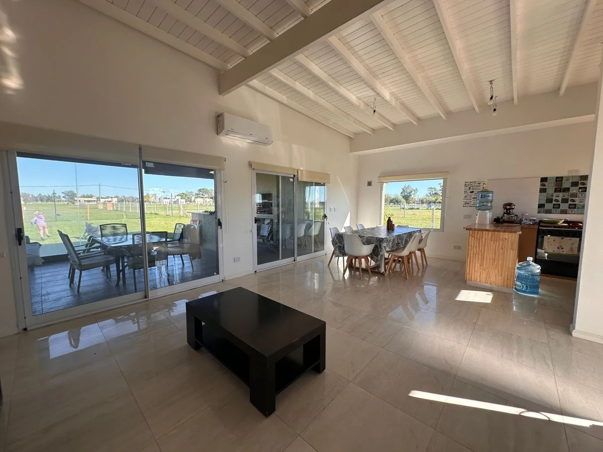 VENTA DE CASA DE 4 AMBIENTES C/PILETA EN CAÑUELAS foto 5