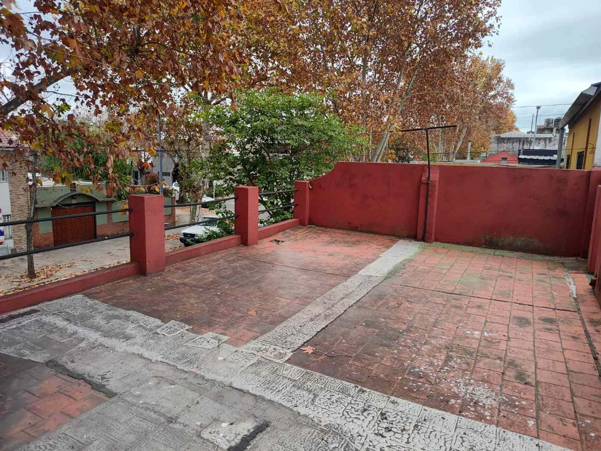 Venta casa 5 amb. Mataderos, cochera y terraza. foto 2