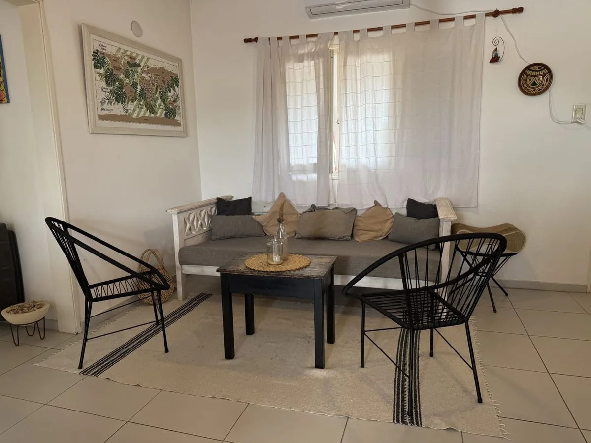 SE VENDE CASA DE 2 DORMITORIOS EN BARRIO ROMA foto 5