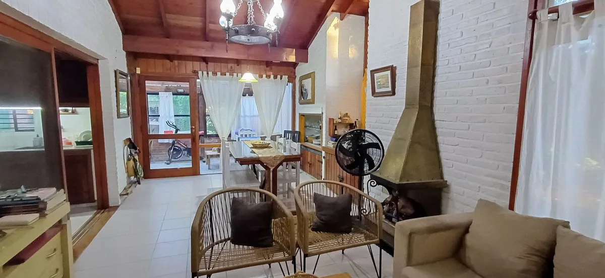 CHALET  VENTA PINAMAR ZONA B5 4 AMBIENTES COCHERA