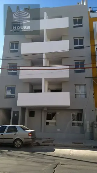 Bº ALTO ALBERDI - FRENTE CON GRAN BALCÓN TERRAZA - GAS NATURAL foto 3