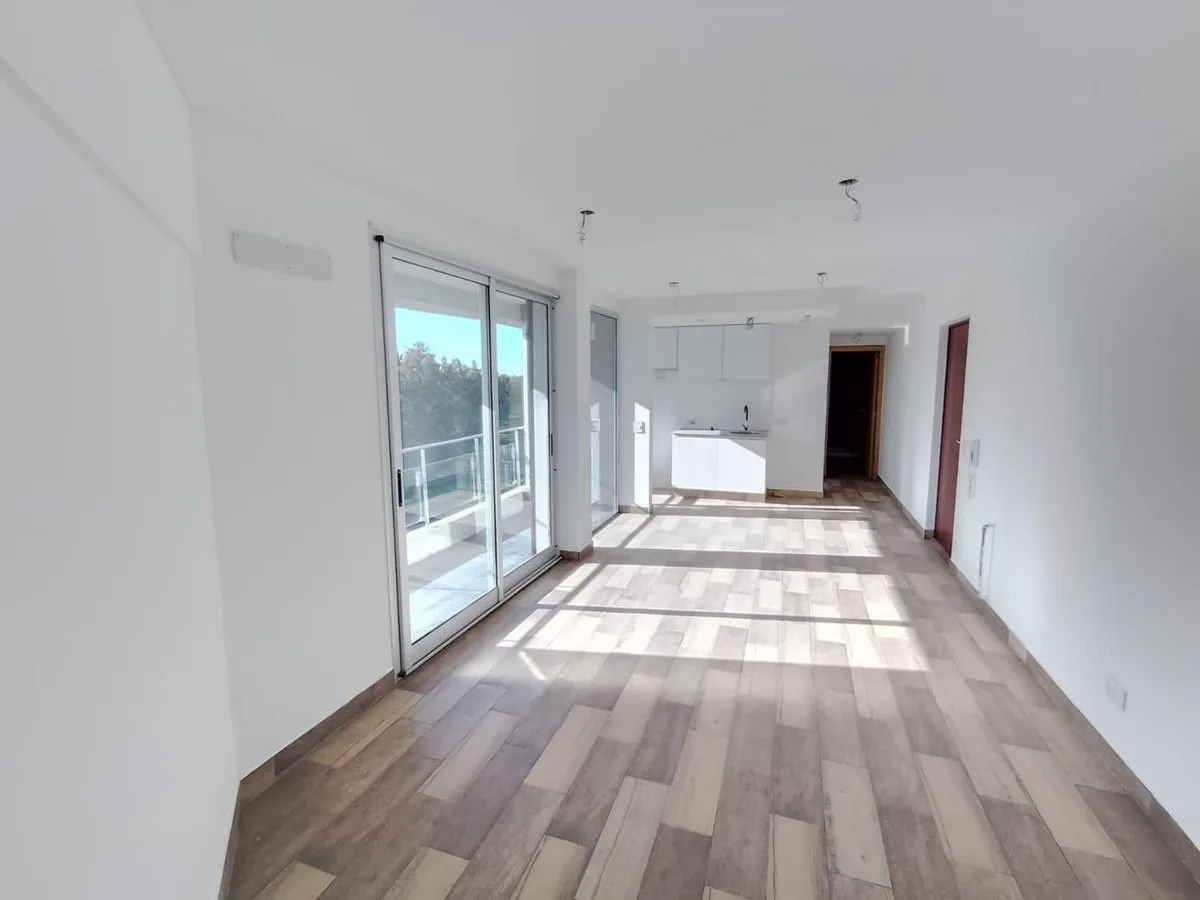 VENTA DEPTO 1 DORMITORIO OPCION COCHERA FISHERTON foto 3