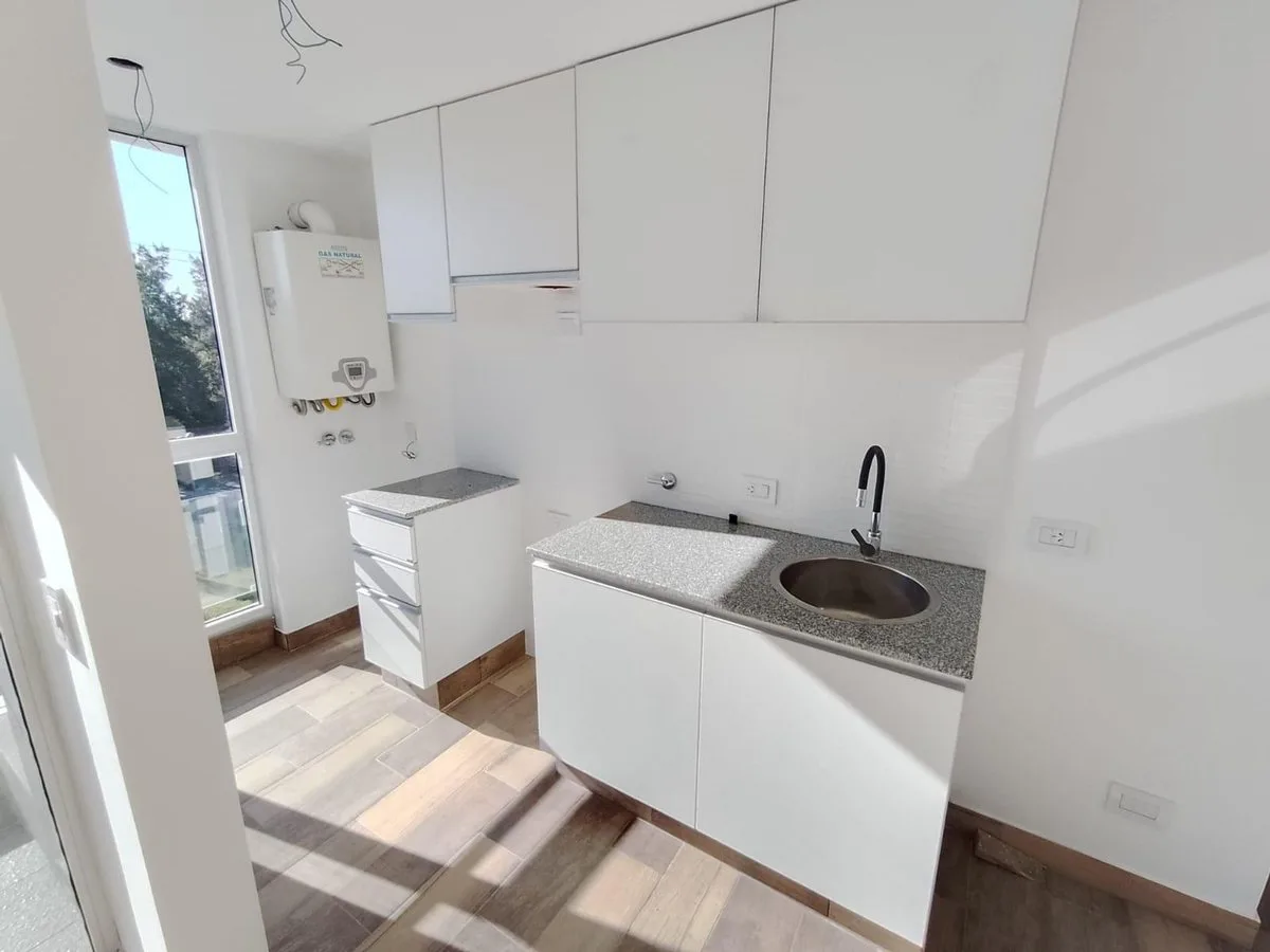 VENTA DEPTO 1 DORMITORIO OPCION COCHERA FISHERTON foto 5