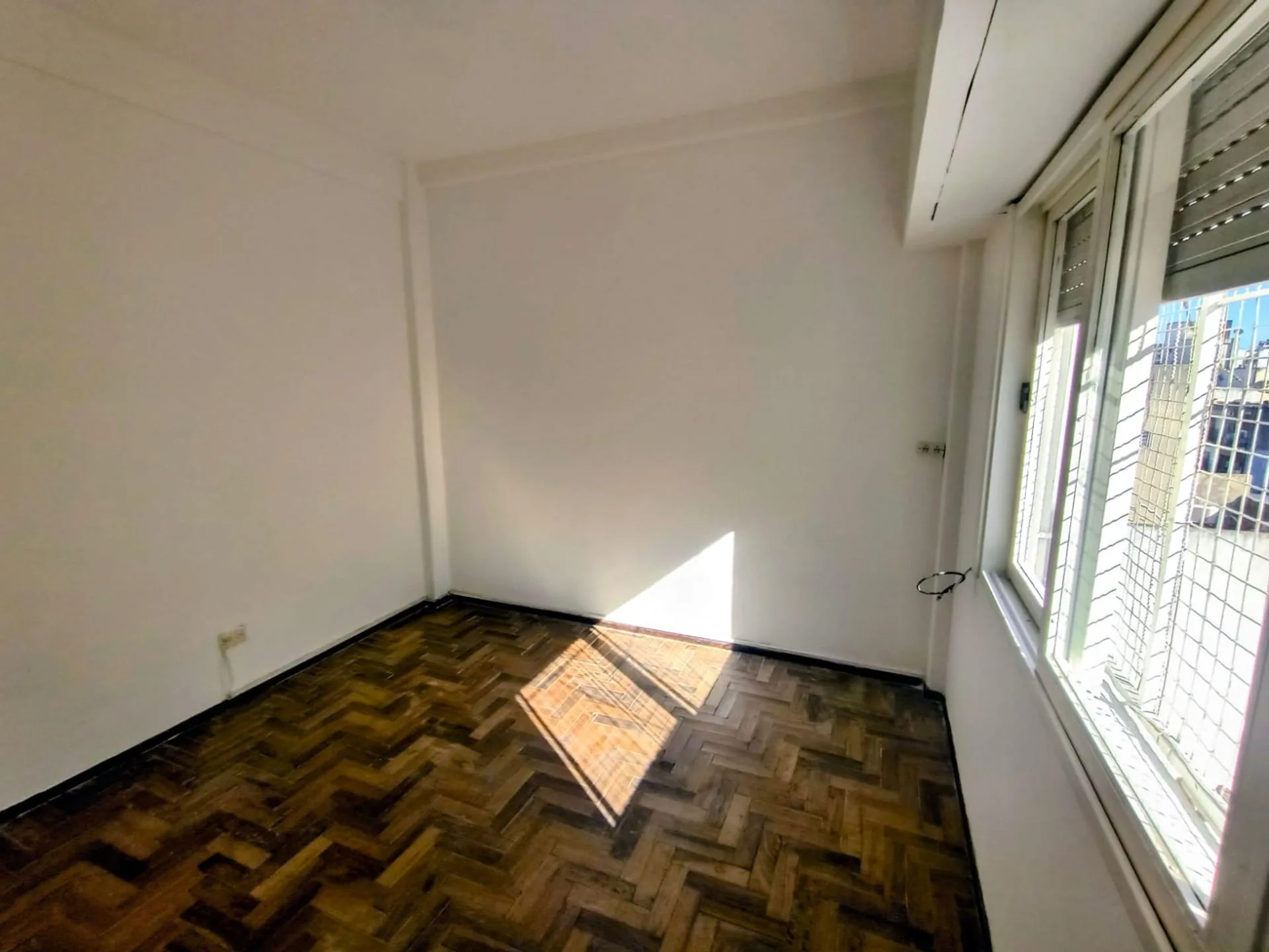Venta departamento 3 ambientes Ramos Mejía centro foto 4