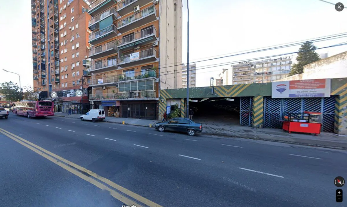 Venta Local, estacionamiento, galería, Flores foto 4