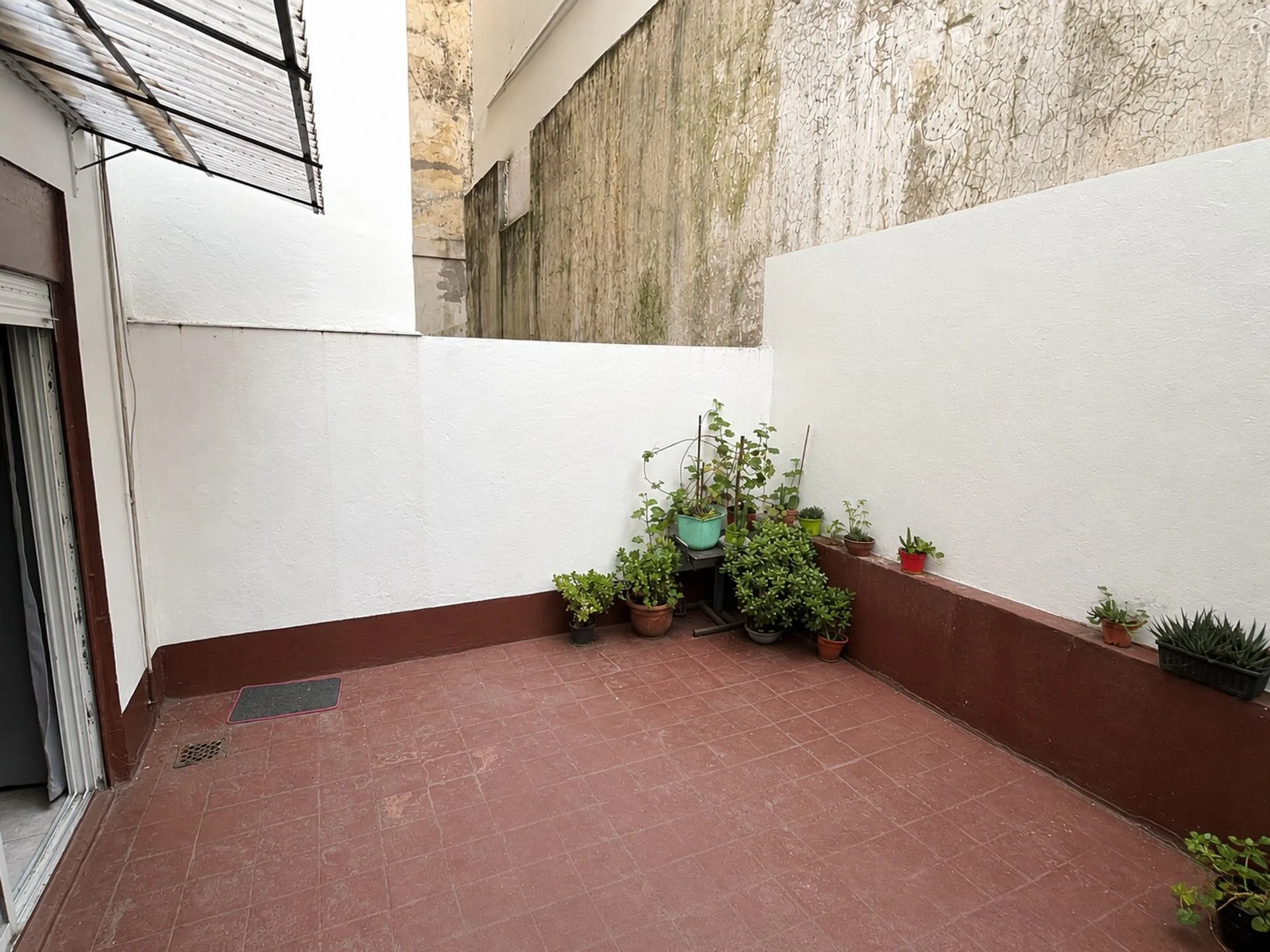 MONOAMBIENTE VENTA PLAZA COLON CON PATIO foto 3