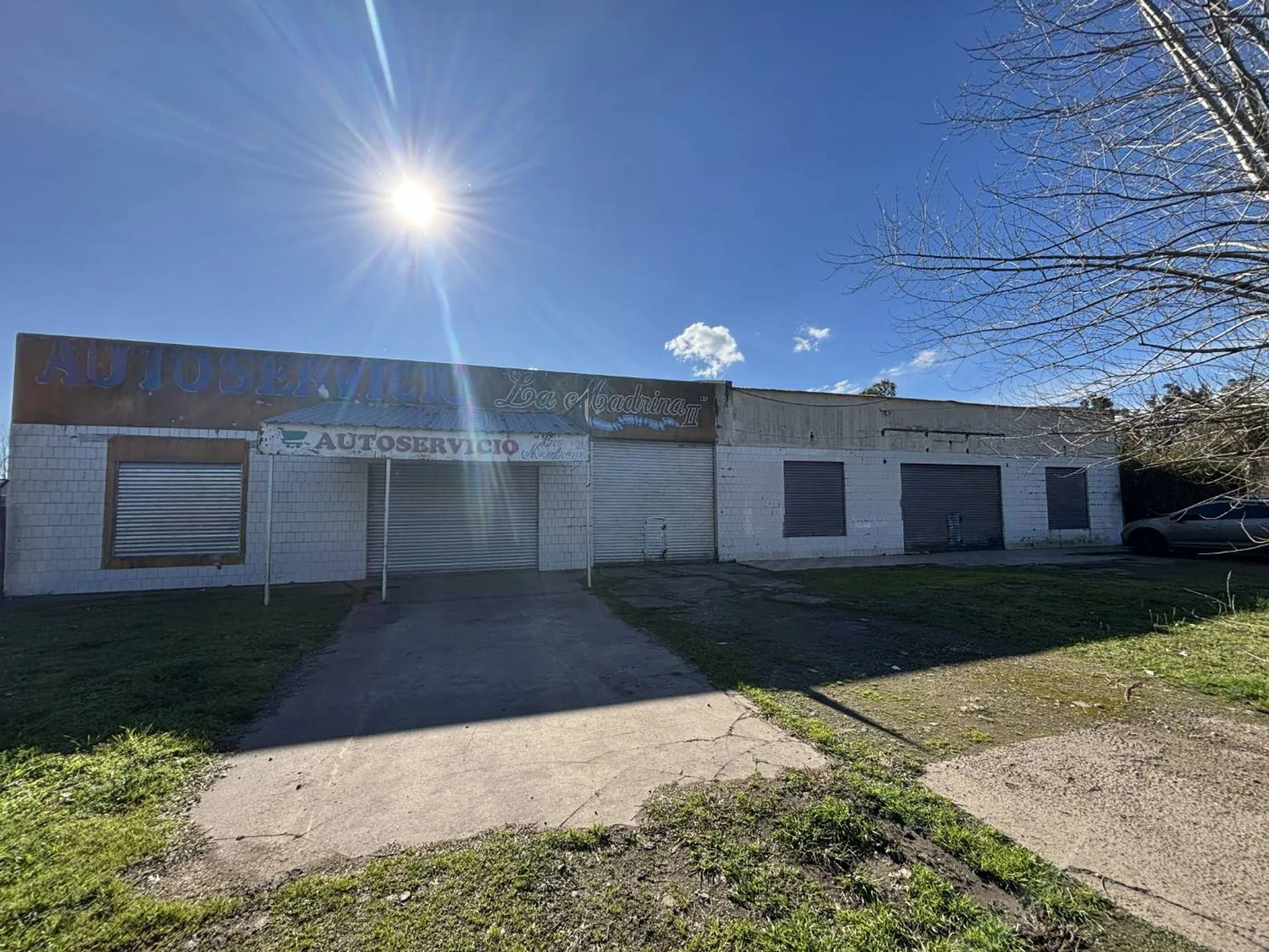 CAMPO EN VENTA EN ABASTO CON CASA Y LOCAL foto 4