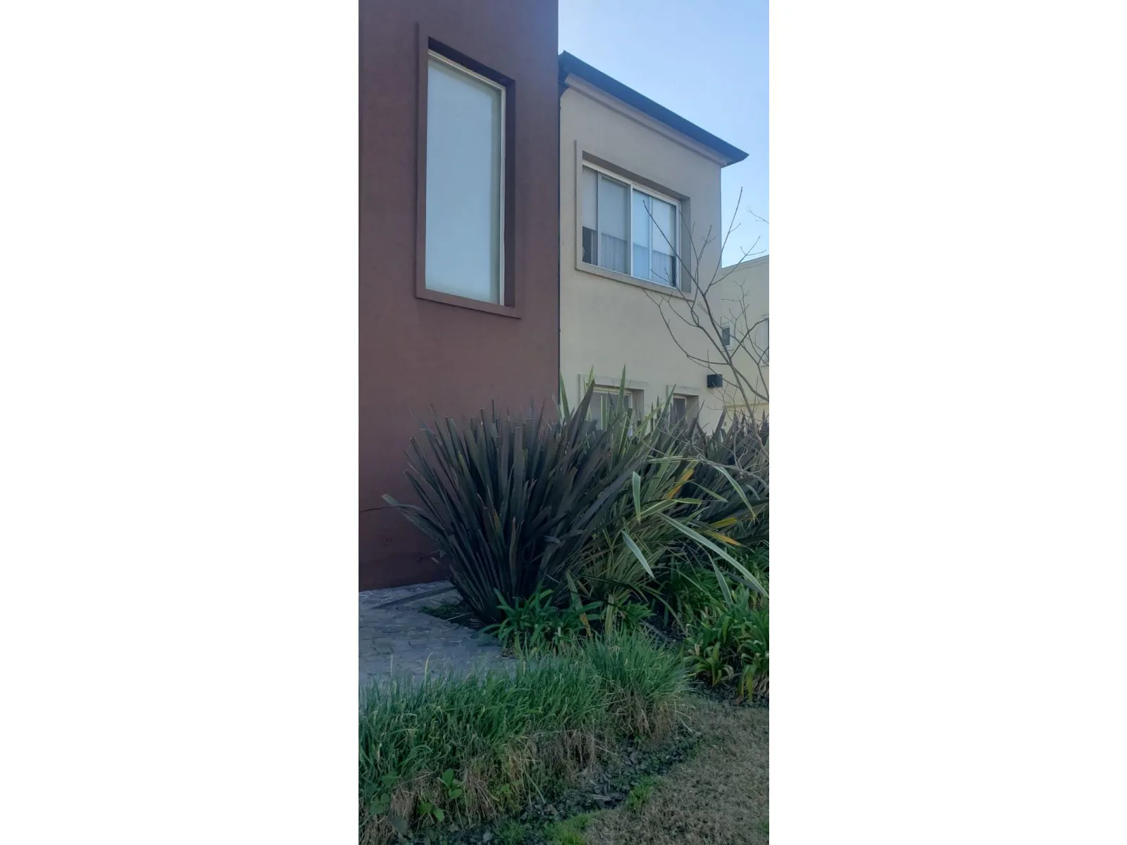 CASA VTA 6 AMB PARQ/PILETA Barrio San Alfonso foto 2
