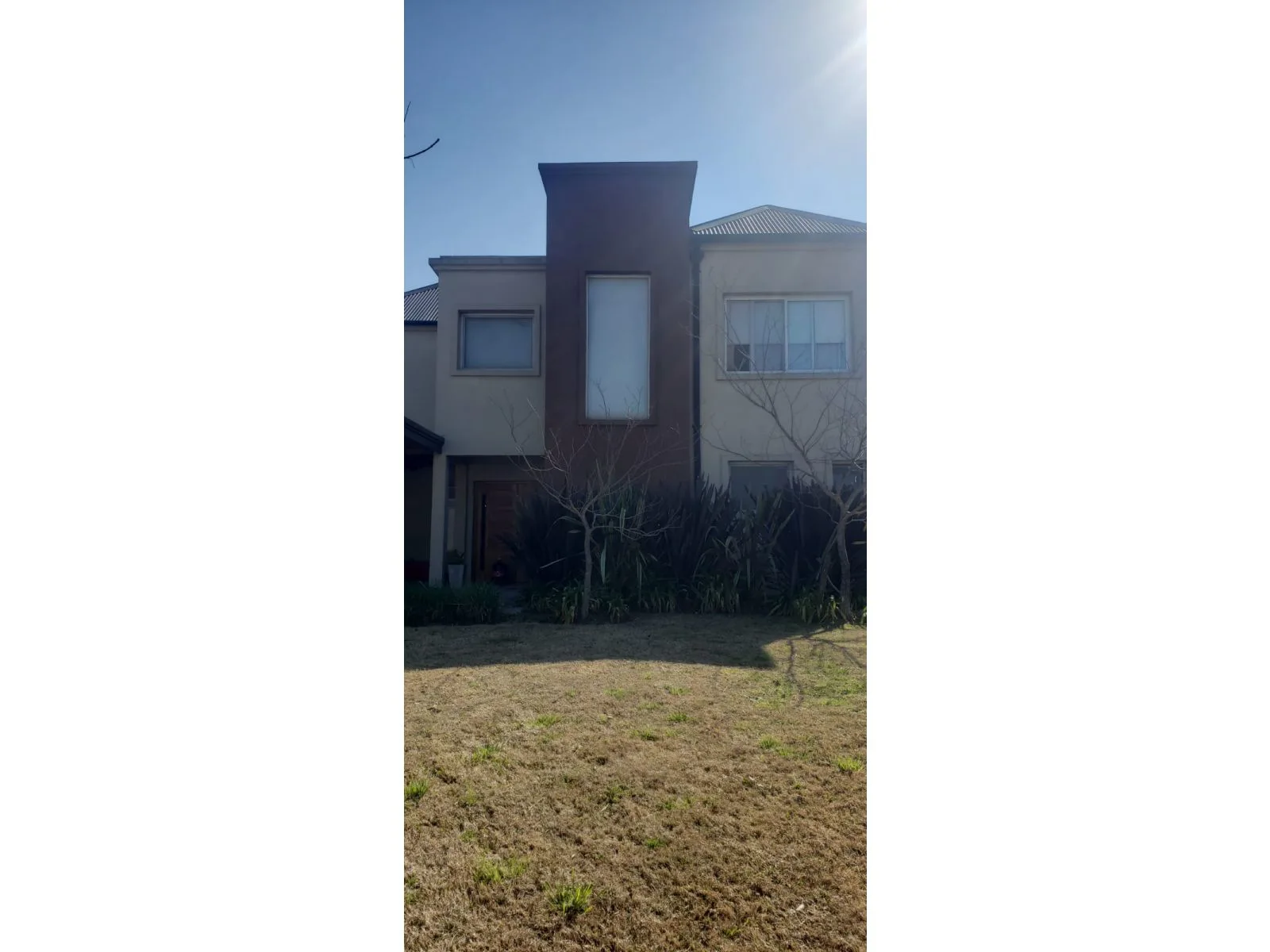 CASA VTA 6 AMB PARQ/PILETA Barrio San Alfonso foto 3