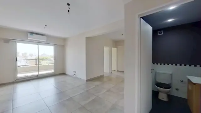 DEPARTAMENTO 3 AMBIENTES SEMI PISO C/BALCÓN Y LAVADERO
