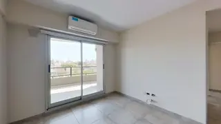 DEPARTAMENTO 3 AMBIENTES SEMI PISO C/BALCÓN Y LAVADERO foto 4