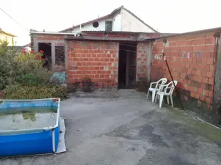 PROPIEDAD EN 2 PLANTAS CON COCHERAS. foto 4