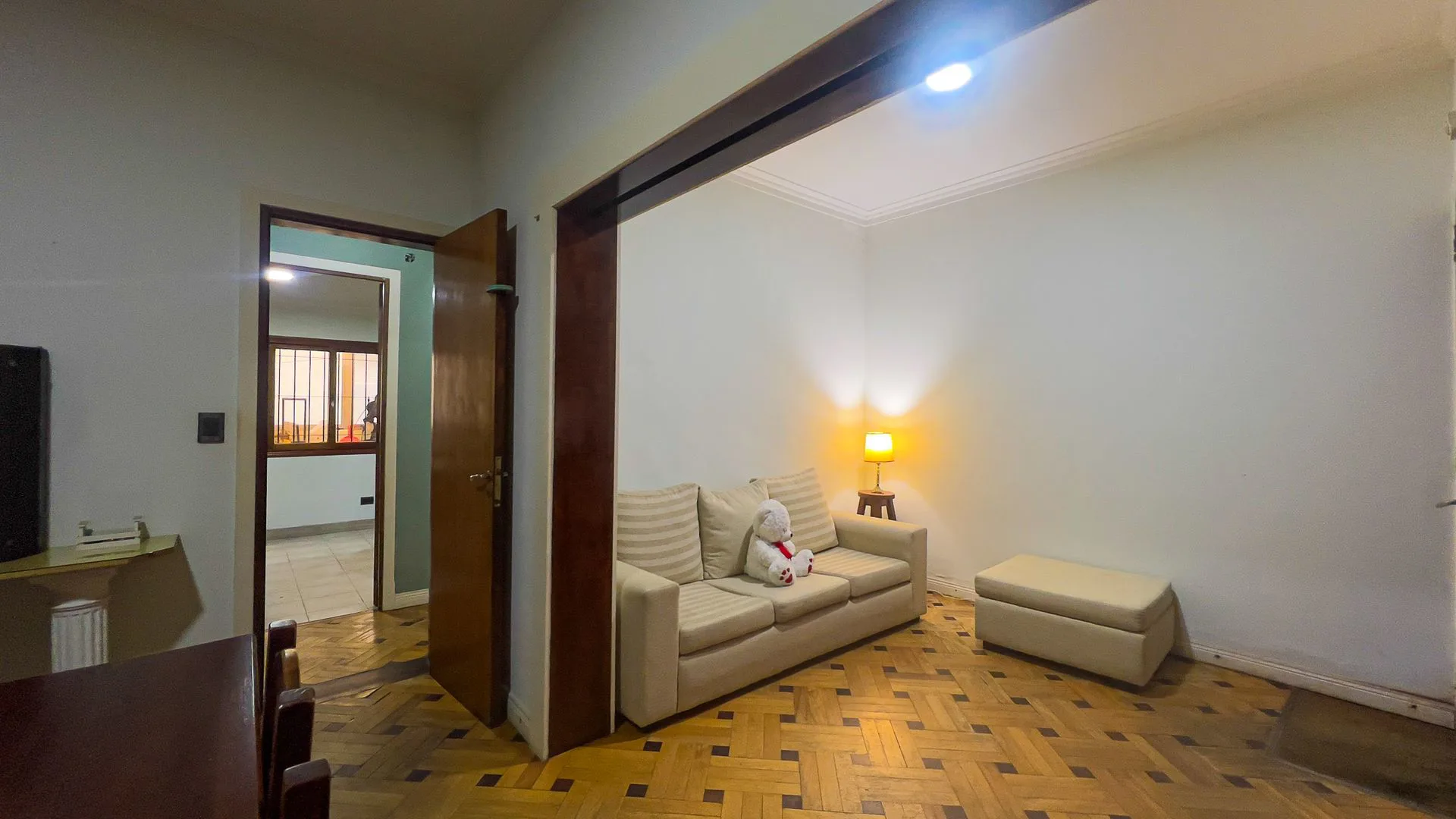 Venta Casa en PH 5 ambientes con cochera La Perla foto 4