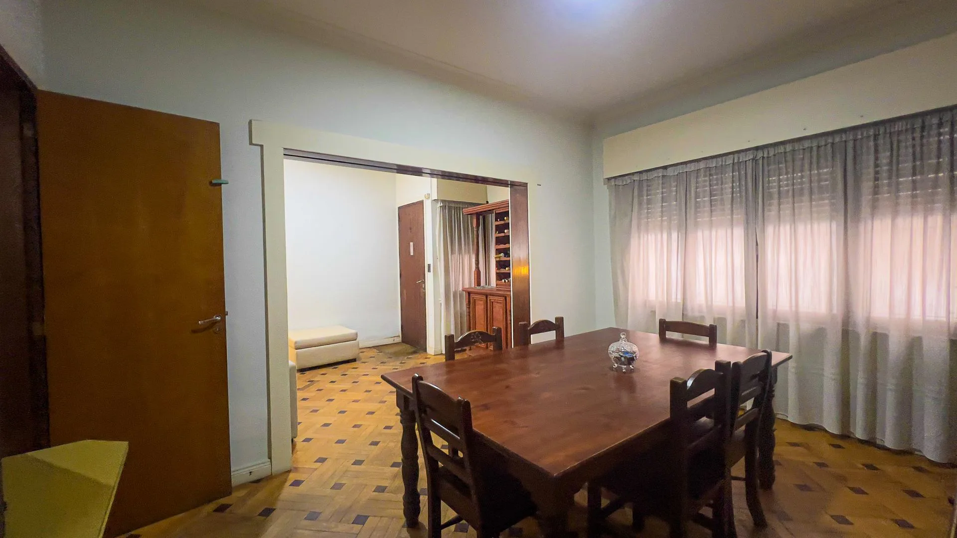 Venta Casa en PH 5 ambientes con cochera La Perla foto 5