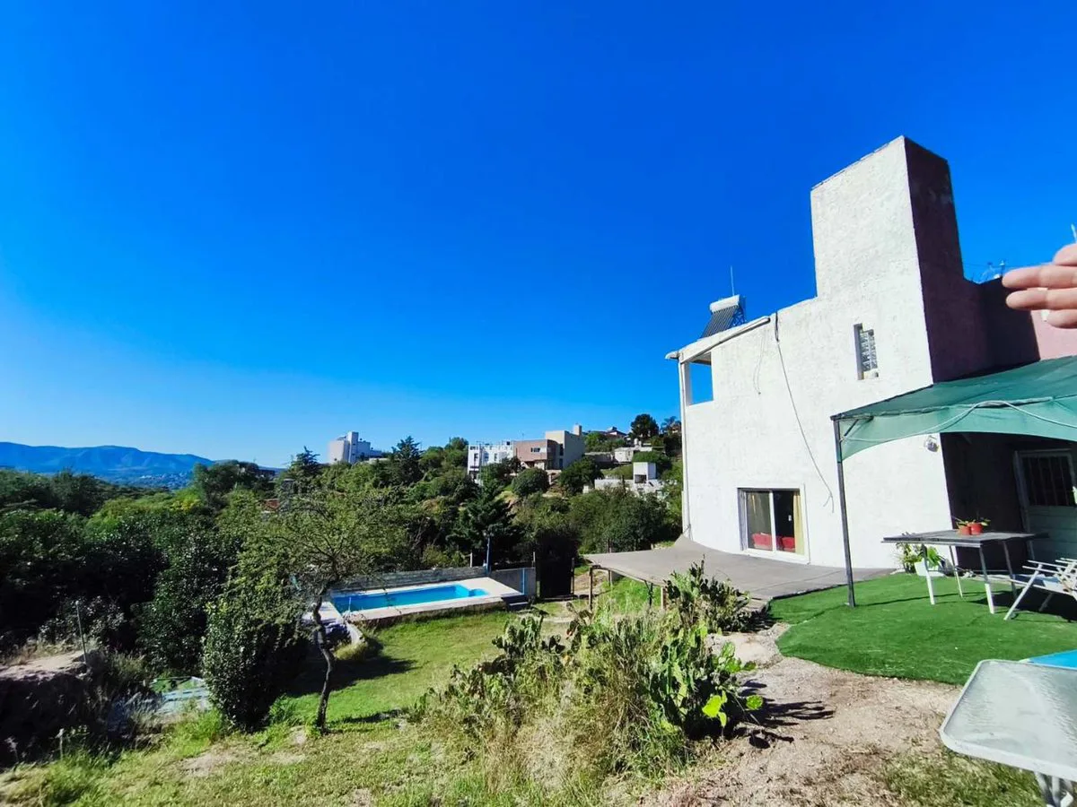 Venta casa 3 dormi pileta y vista Carlos Paz foto 2