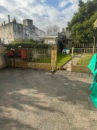 Casa Multifamiliar En Venta - Lote 8.66 X 46 Metros -, Zona Comercial, Remedios De Escalada. foto 1