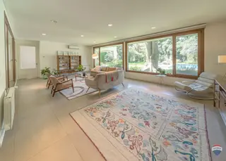 Venta casa 7 amb en Parque Leloir pileta cocheras foto 2