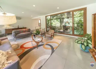Venta casa 7 amb en Parque Leloir pileta cocheras foto 5
