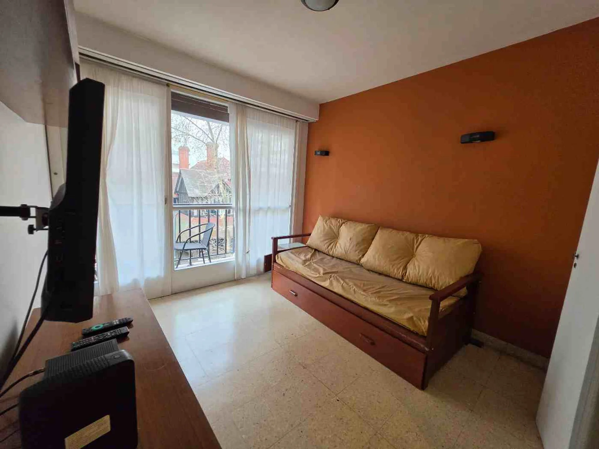 MONOAMBIENTE CON BALCON AL FRENTE ZONA ALDREY foto 2