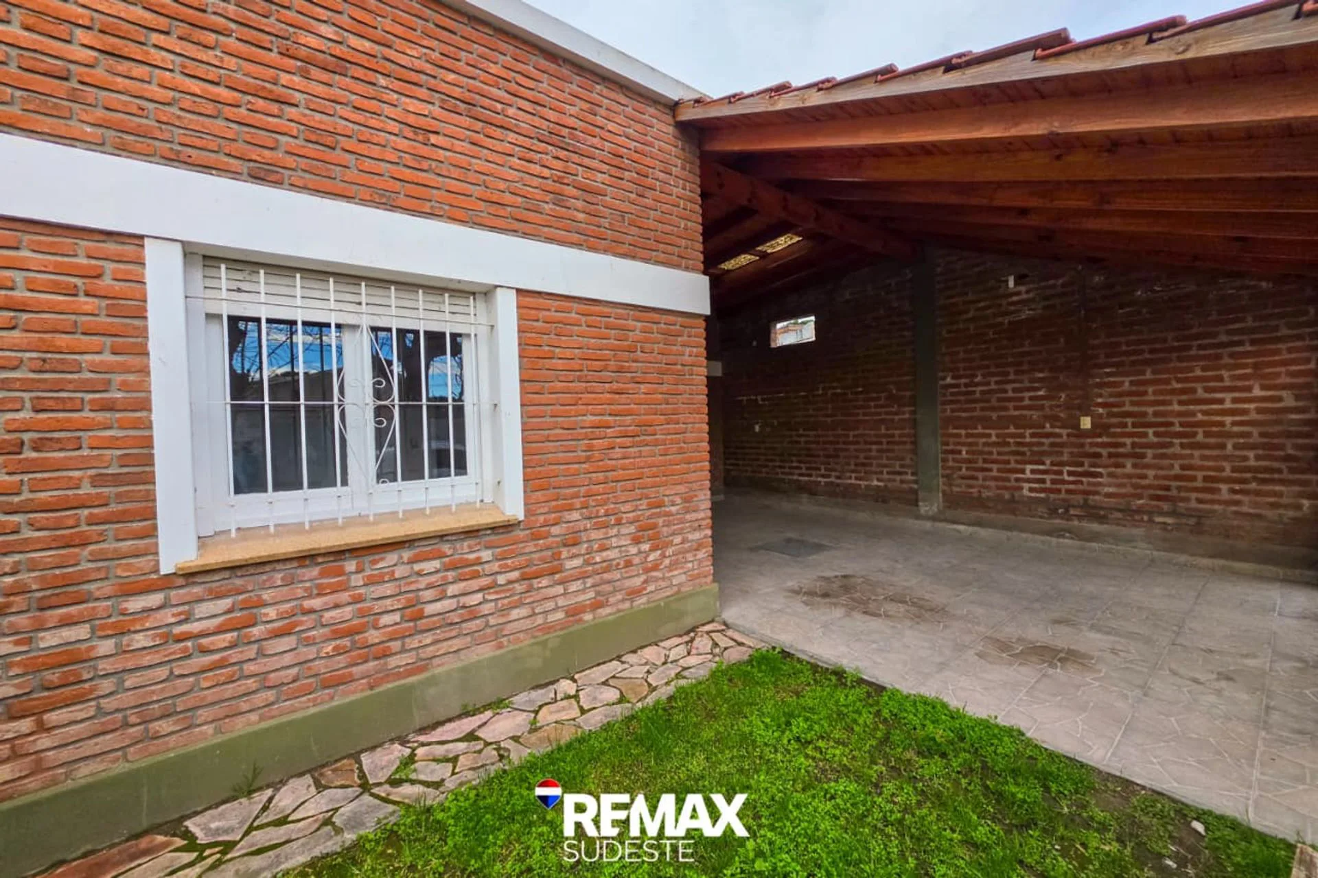 VENTA CASA EN PH DE 3 DORMIS BARRIO SAN CAYETANO foto 2