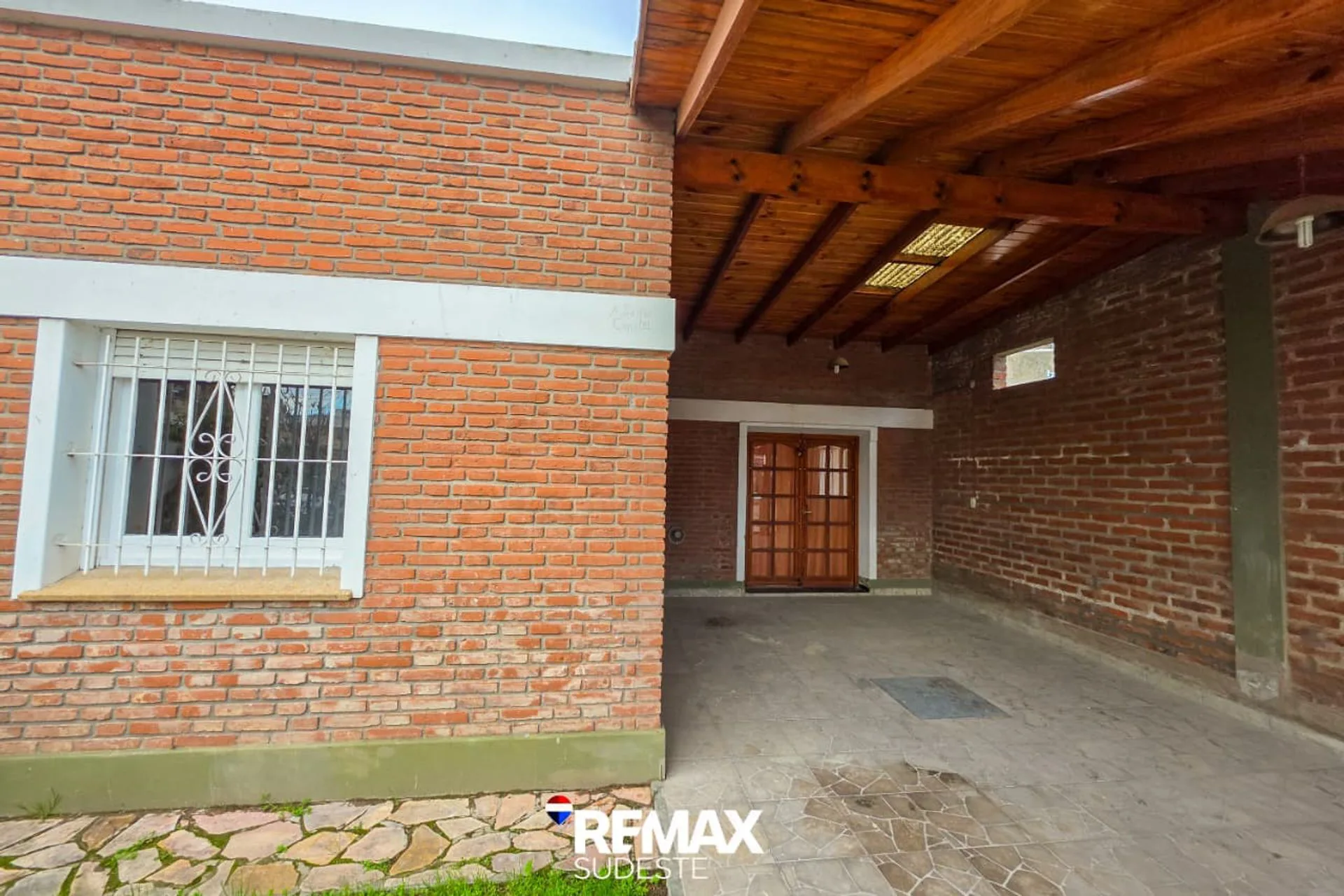 VENTA CASA EN PH DE 3 DORMIS BARRIO SAN CAYETANO foto 3