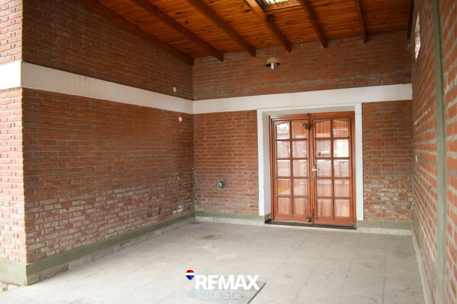 VENTA CASA EN PH DE 3 DORMIS BARRIO SAN CAYETANO foto 4