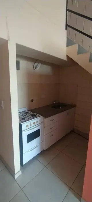VENTA DE DEPARTAMENTO 2 AMBIENTES TIPO DÚPLEX - CON BALCÓN A LA CALLE - TRISTAN SUAREZ foto 4