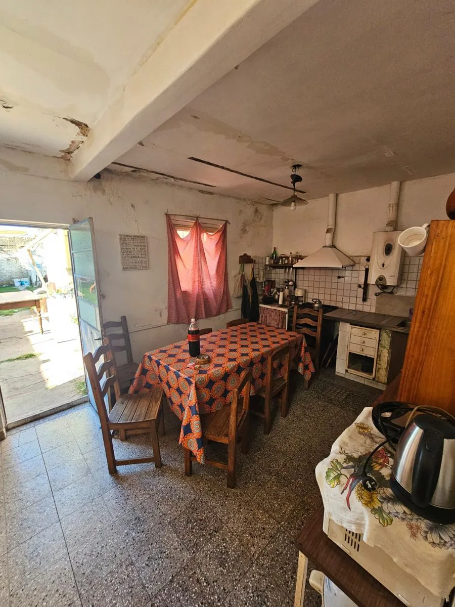 VENTA CASA LOTE PROPIO A RECICLAR VILLA LUGANO foto 5