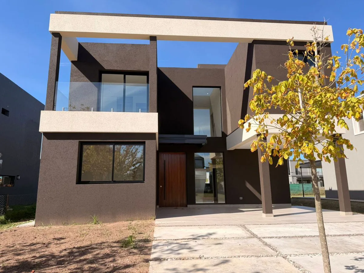 VENTA CASA A ESTRENAR - 5 AMB PUERTOS DEL LAGO foto 2