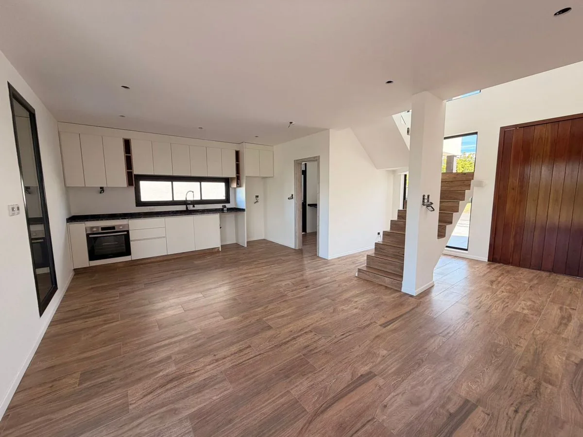 VENTA CASA A ESTRENAR - 5 AMB PUERTOS DEL LAGO foto 3