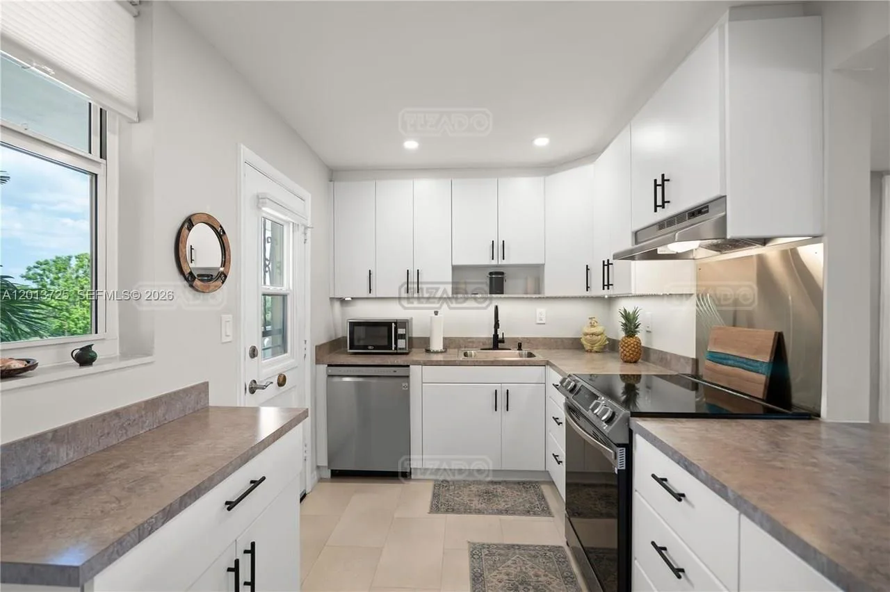 2851 Leonard Dr 2800 foto 3
