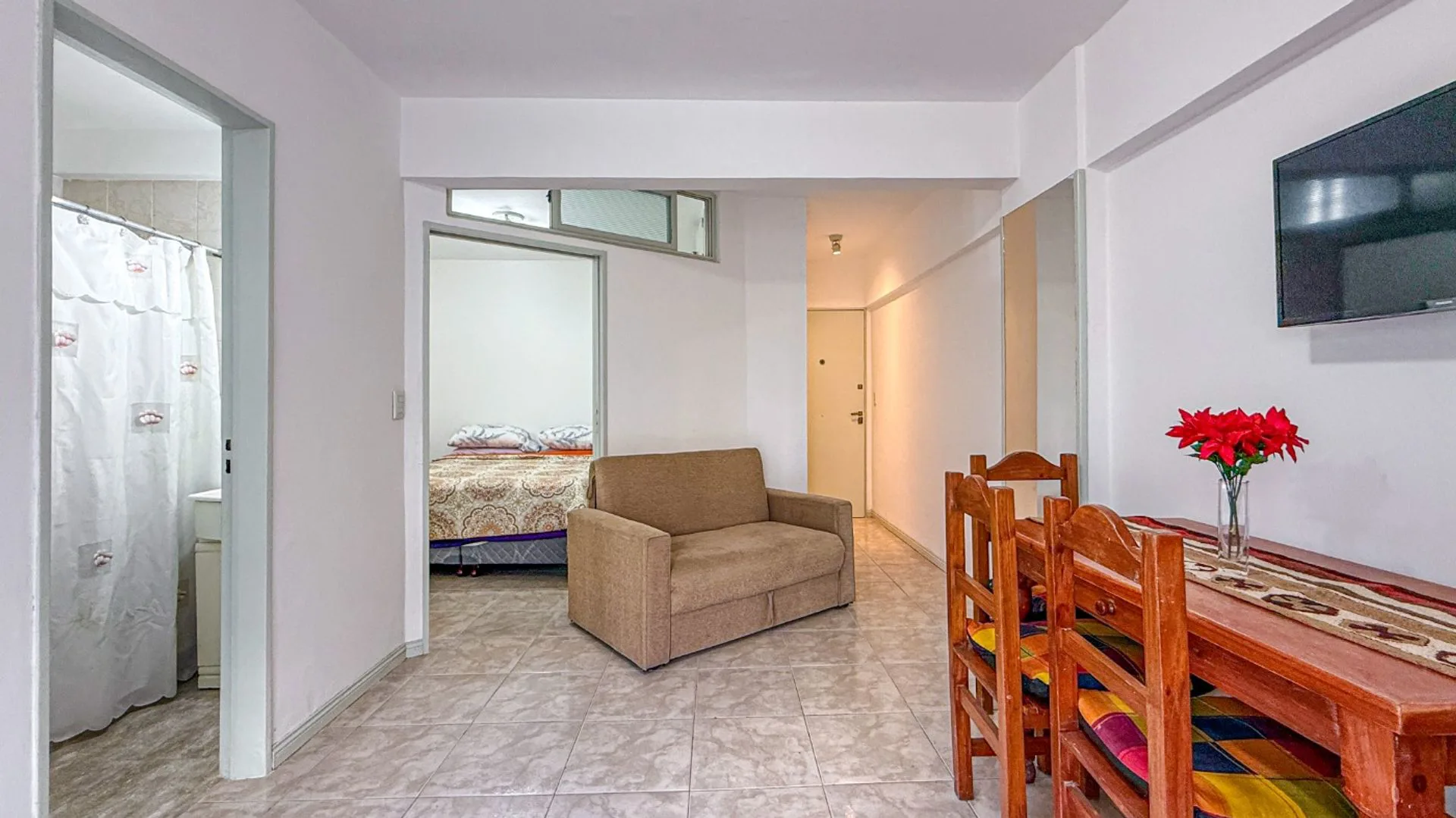 ALQUILER Departamento 1 Amb Dividido Centro patio foto 4