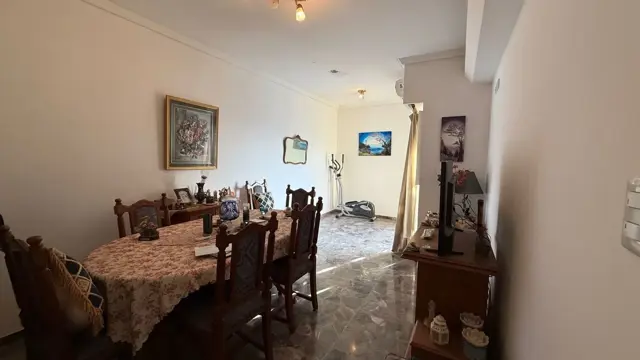 2 AMBIENTES , COCINA INDEP, BAÑO COMPLETO, AMPLIO LIVING COMEDOR