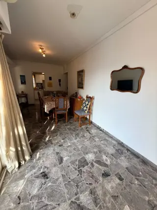 2 AMBIENTES  , COCINA INDEP, BAÑO COMPLETO, AMPLIO LIVING COMEDOR foto 3