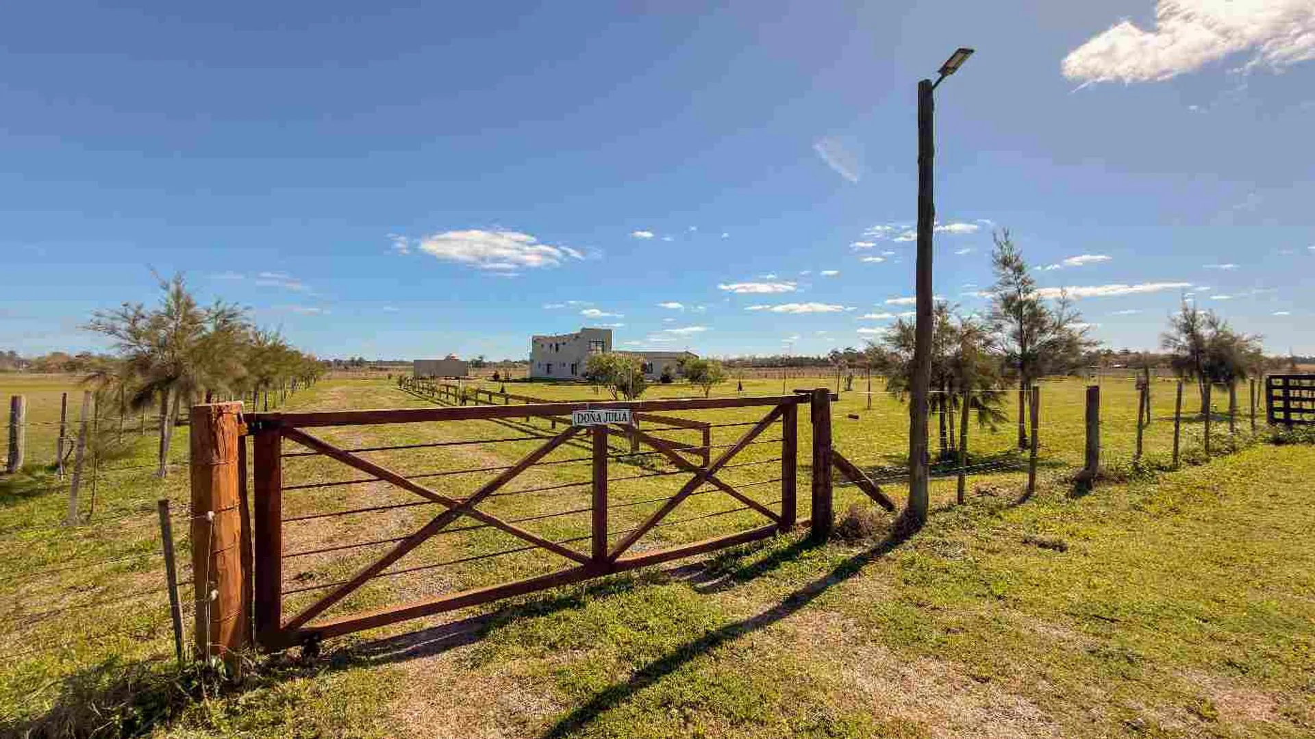 Chacra en Venta 1 ha de campo Casa con pileta foto 2