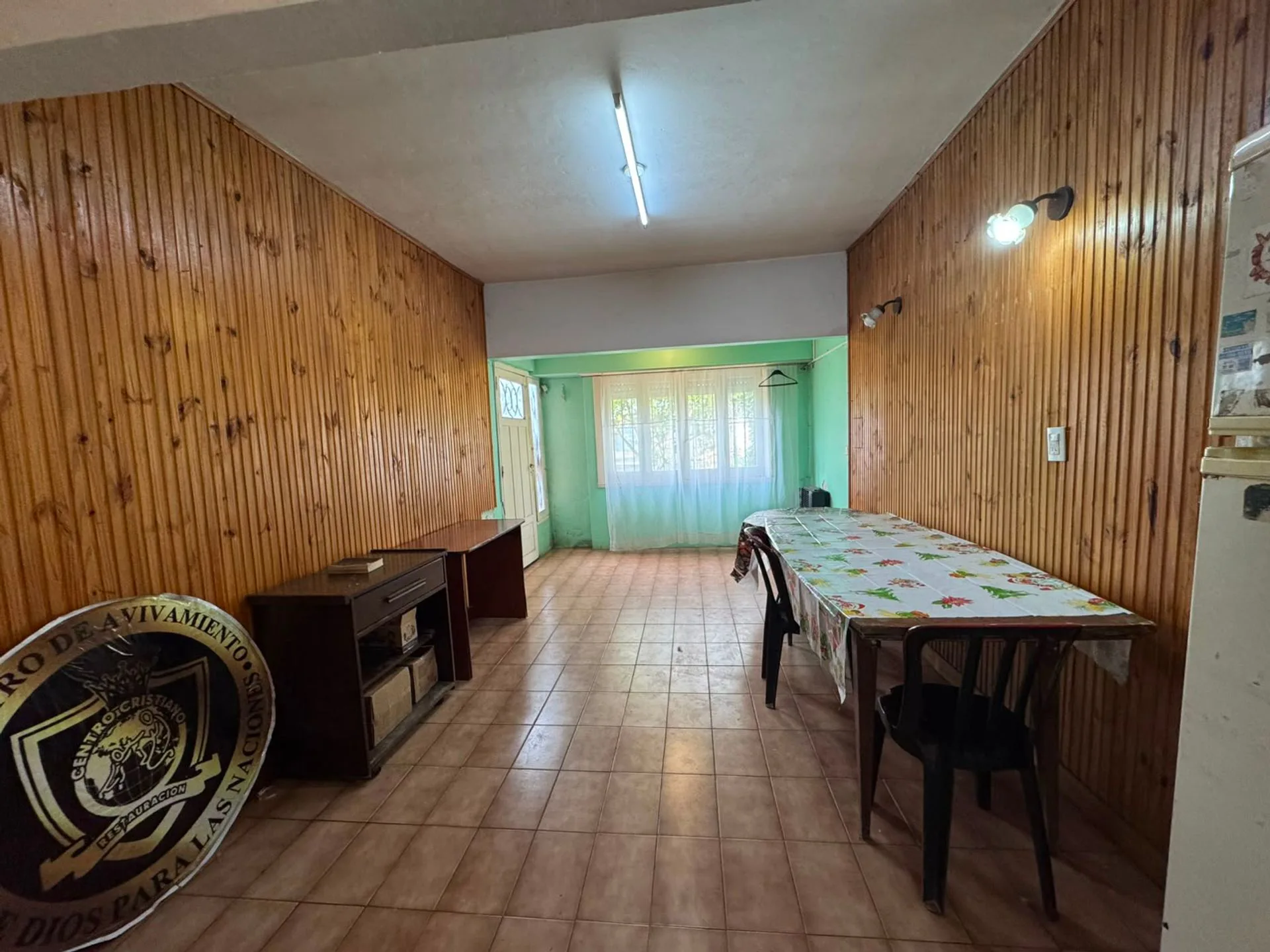 VENTA CASA 2 AMB. CON PARQUE Y COCHERA - LAVADERO foto 5