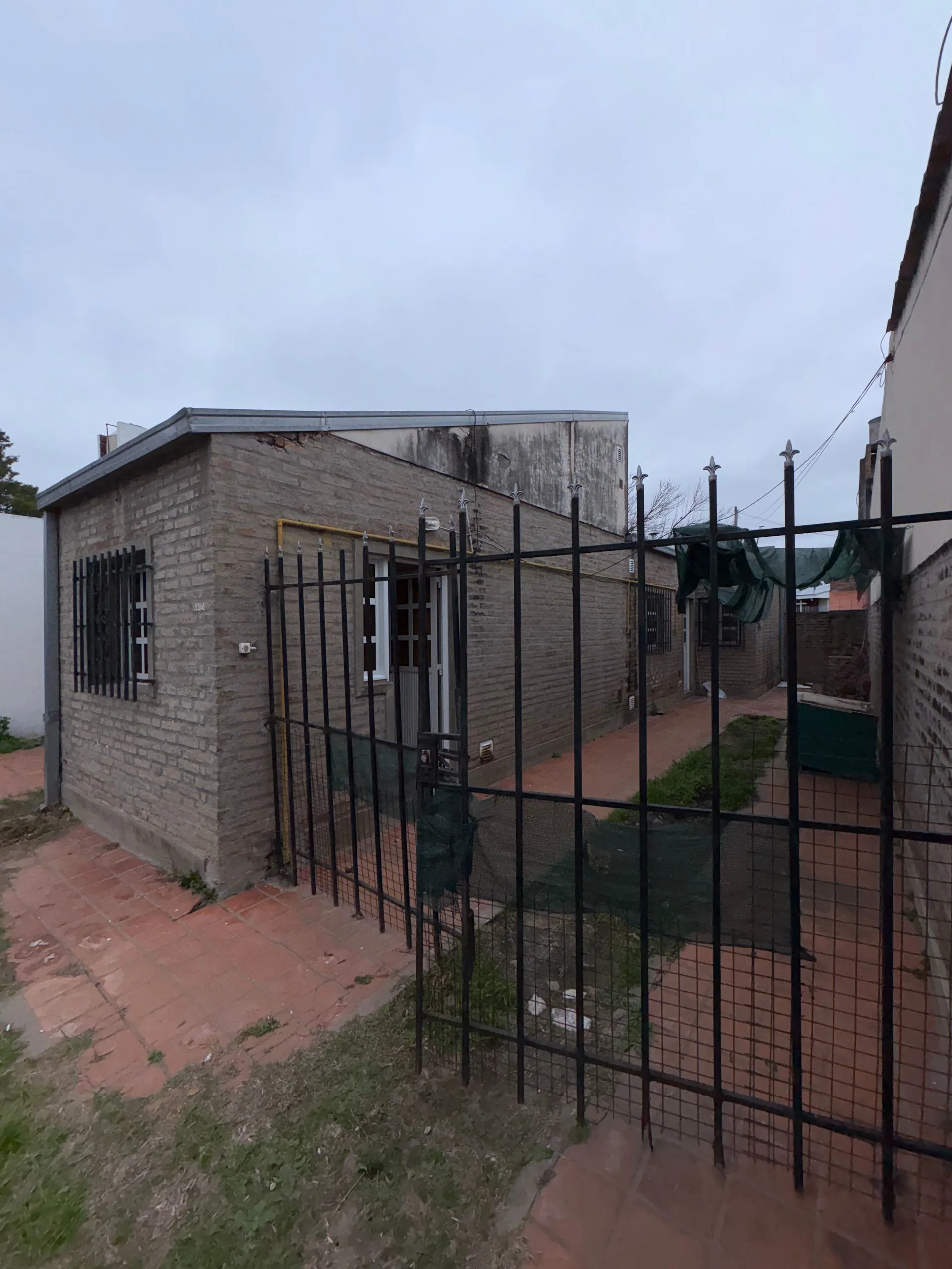 CASA EN VENTA DE 2 DORMITORIOS, A MTS DE LA COSTA! foto 2