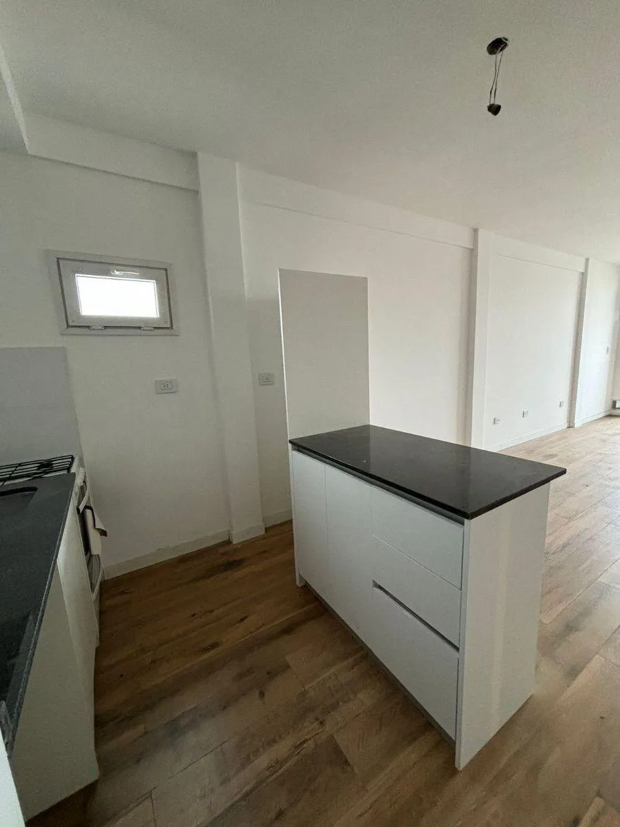 Venta de Monoambiente con Balcon en Boedo foto 3