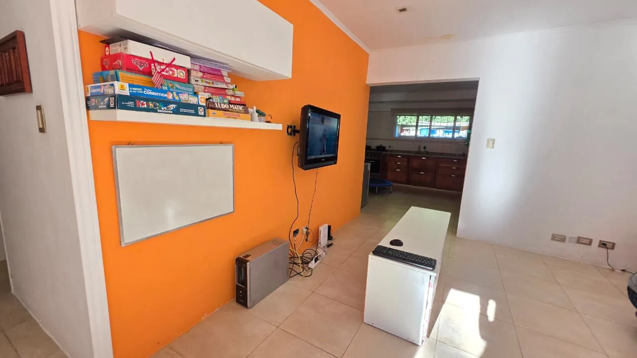 CASA 4 AMBIENTES EN CONDOMINIO EN VILLA UDAONDO foto 4