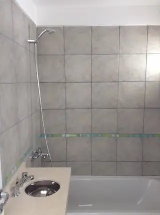 PALERMO HOLLYWOOD ALQUILER SIN MUEBLES AMPLIO DOS AMBIENTES CON COCHERA BAÑO EN SUITE + TOILETTE + BALCON + EDIFICIO CON PISCINA foto 4