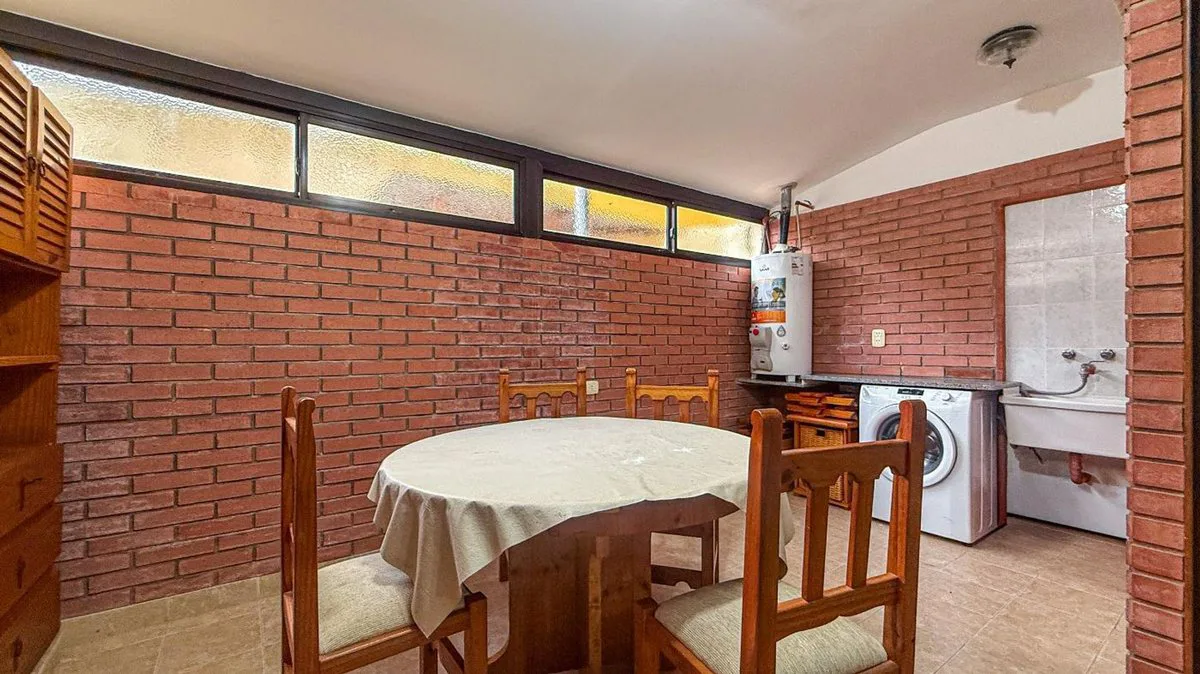 VENTA DEPTO 2 AMBIENTES CON COCHERA MIRAMAR foto 2