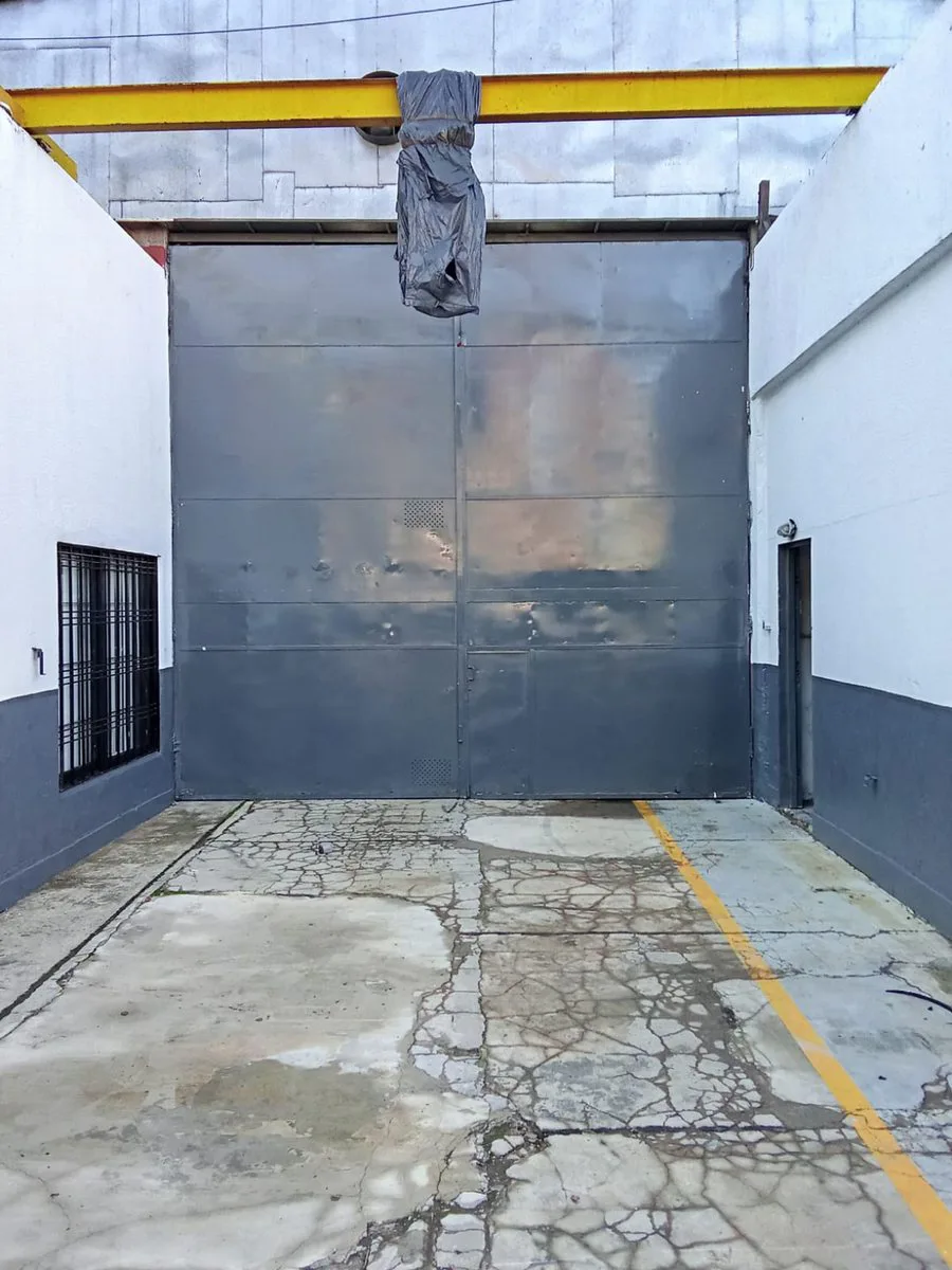 EXCELENTE OPORTUNIDAD Galpón 950 m2 Ciudadela foto 3