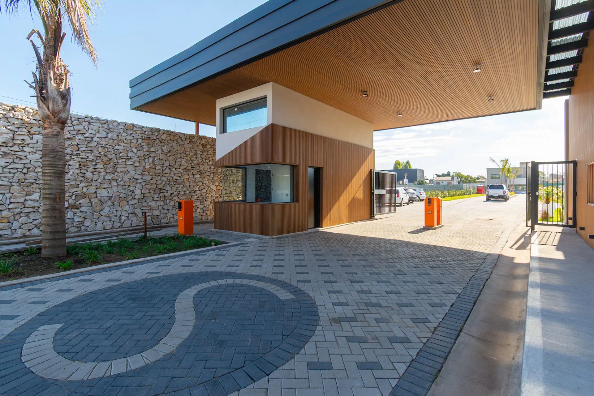 VENTA CASA EN B CERRADO ITUZAINGO FINANCIA PERMUTA foto 2